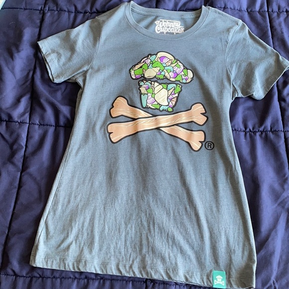 Johnny Cupcakes Seashell top - Picture 2 of 6